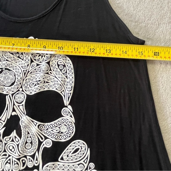 Las Vegas Skull Tank Top - Picture 5 of 8